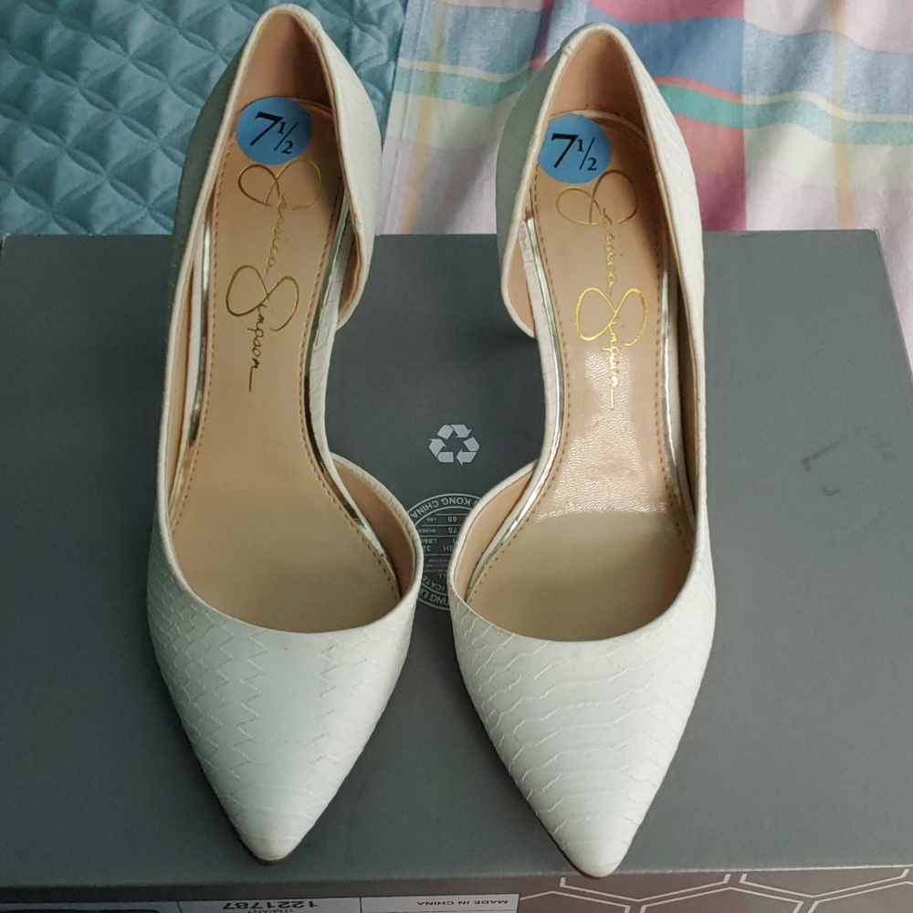Jessica Simpson White 3.5" heals